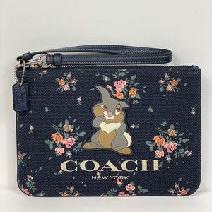 Coach X Disney Gallery Pouch W Thumper
